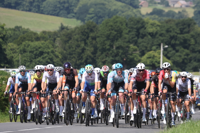 Ces dispositions ambitieuses pour le cyclisme amateur ont été présentées par Michel Callot, Président de la fédération française de cyclisme, qui a précisé : « Cette évolution proposée à nos clubs les plus structurés pour le haut niveau amateur répond à une adaptation à la transformation du cyclisme international et s’inscrit, clairement, avec la volonté de donner de nouvelles perspectives à ces clubs dont la qualité de l’engagement et du travail accompli au service du cyclisme français est une évidence pour tous. Elle permettra à nos structures les plus ambitieuses de pouvoir se projeter vers le haut, de renforcer leur attractivité et d’assurer la pérennité d’un cyclisme amateur de haut niveau dont la dynamique s’exprime également dans la densité du calendrier fédéral. Mais elle sera également déterminante pour nos jeunes athlètes qui pourront trouver là une diversité dans la palette des parcours proposés pour construire leur carrière sportive ».